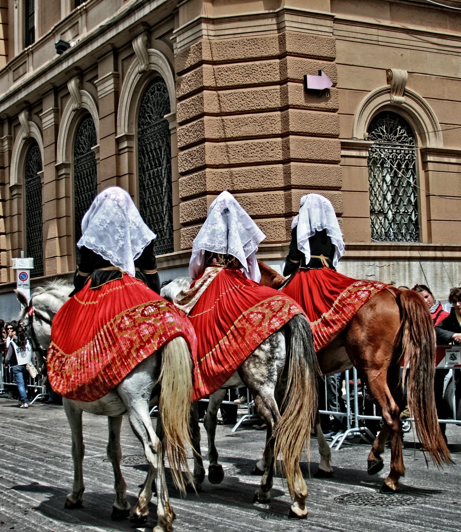 Canon EOS 400D (EOS Digital Rebel XTi / EOS Kiss Digital X) sample photo. Italy, sardinia, cagliari folklore photography