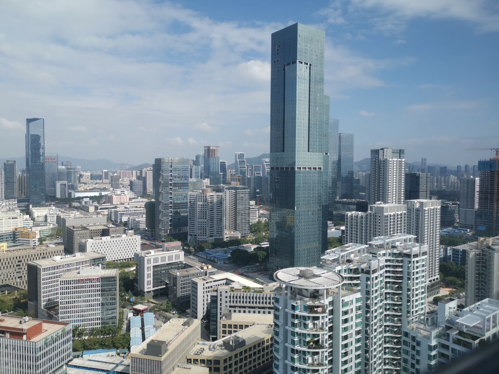 HUAWEI Mate 20 Pro sample photo. Sky, city, building photography
