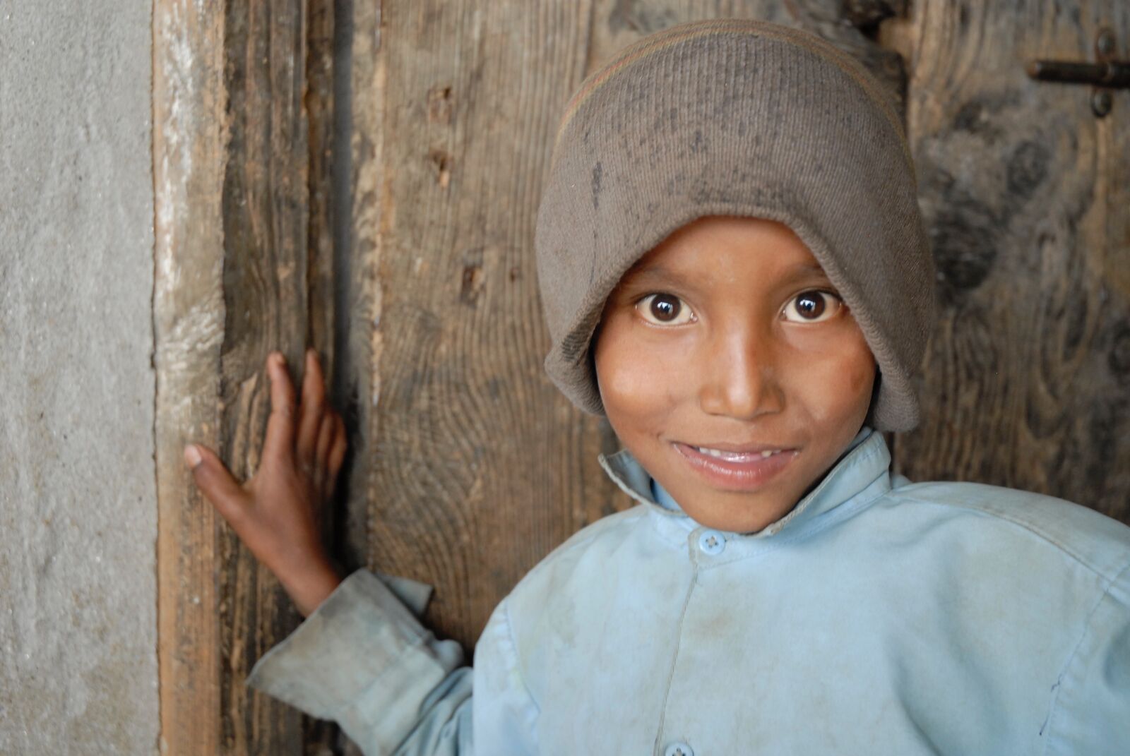 Nikon D200 sample photo. Nepal, guy, child photography