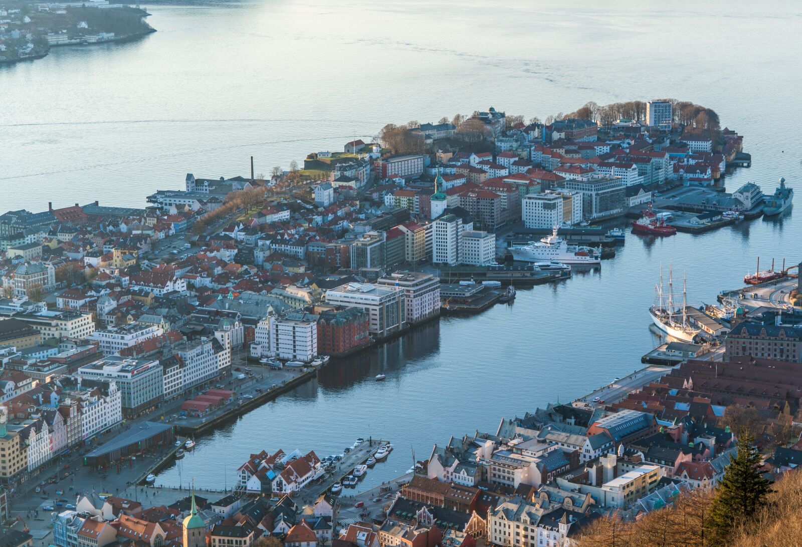 Sony a7R II + Sony FE 24-240mm F3.5-6.3 OSS sample photo. Bergen, norway, elevated view photography