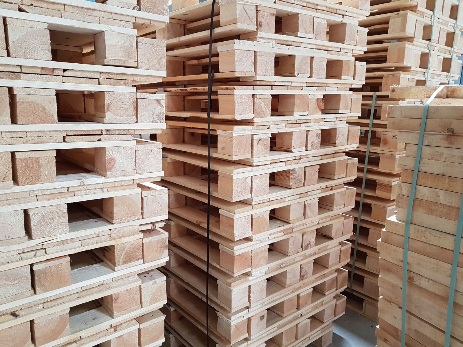 Samsung Galaxy S7 Edge sample photo. Wood, box, warehouse photography