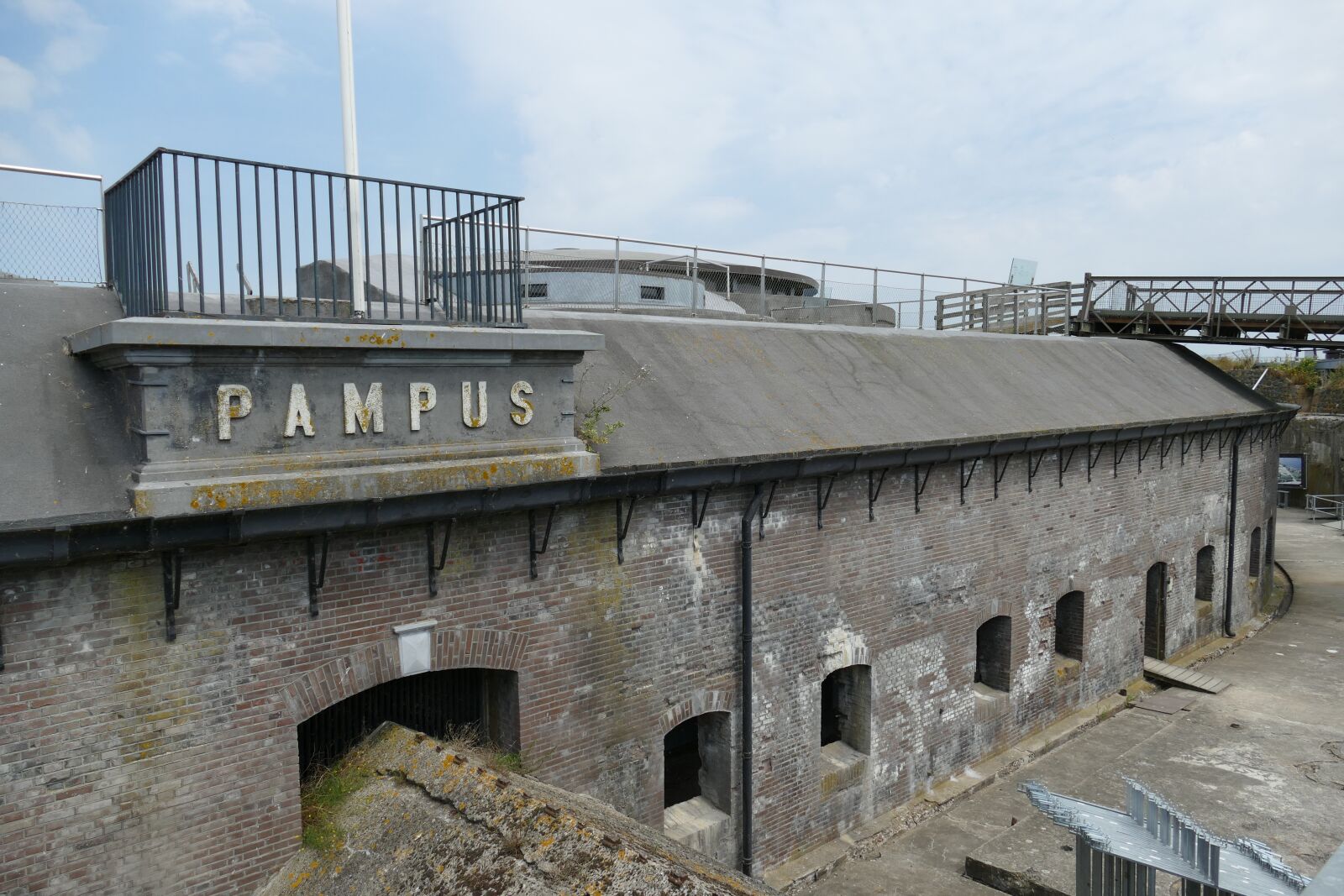 Panasonic Lumix DMC-FZ1000 sample photo. Pampus, fort, defense photography
