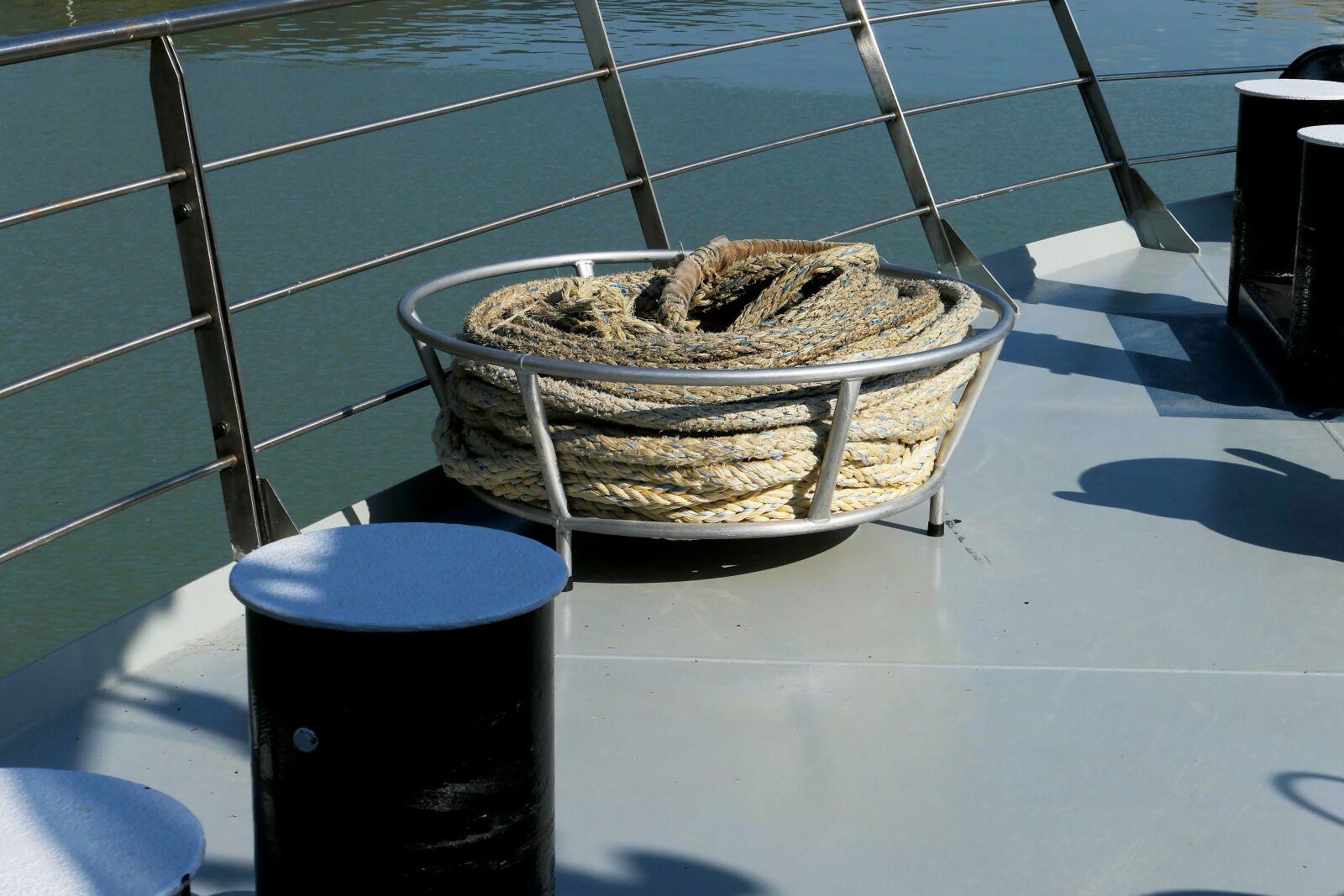 Panasonic Lumix DMC-LX10 (Lumix DMC-LX15) sample photo. Ship, rope, fastening rope photography