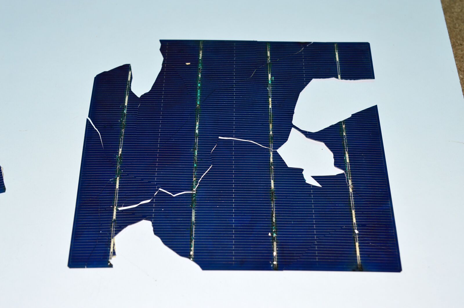 Nikon D3200 sample photo. Solar, cell, crack photography