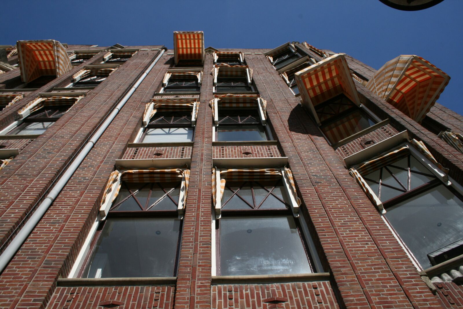Canon EOS 400D (EOS Digital Rebel XTi / EOS Kiss Digital X) sample photo. Hotel, house, amsterdam photography