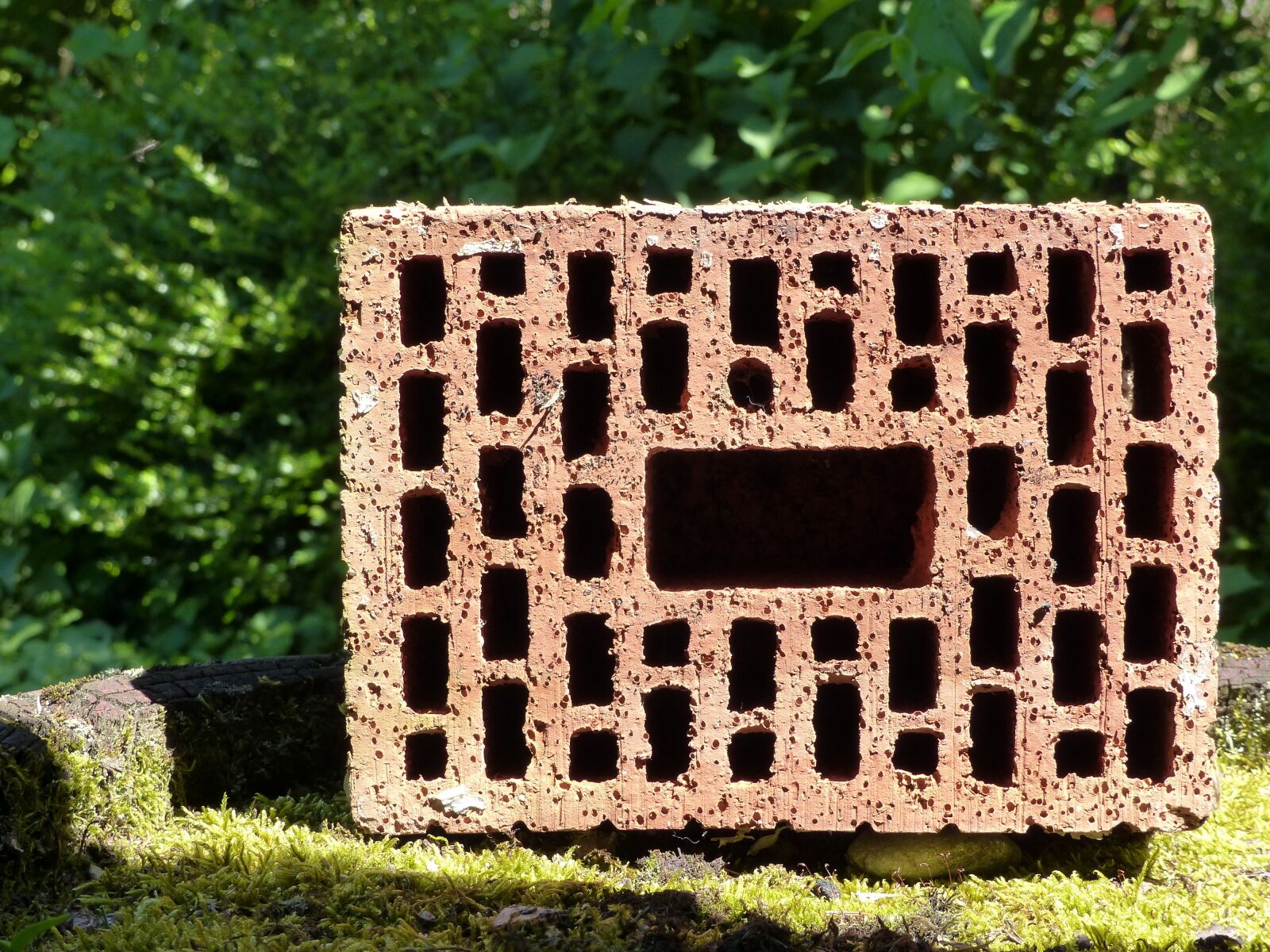 Panasonic Lumix DMC-FZ200 sample photo. Stone, cross section, structure photography