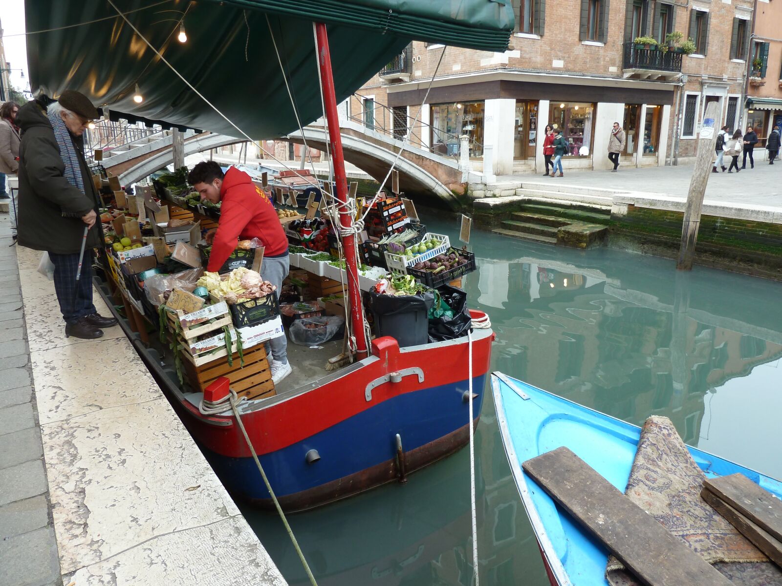 Panasonic Lumix DMC-ZS7 (Lumix DMC-TZ10) sample photo. Venice, merchant, channel photography