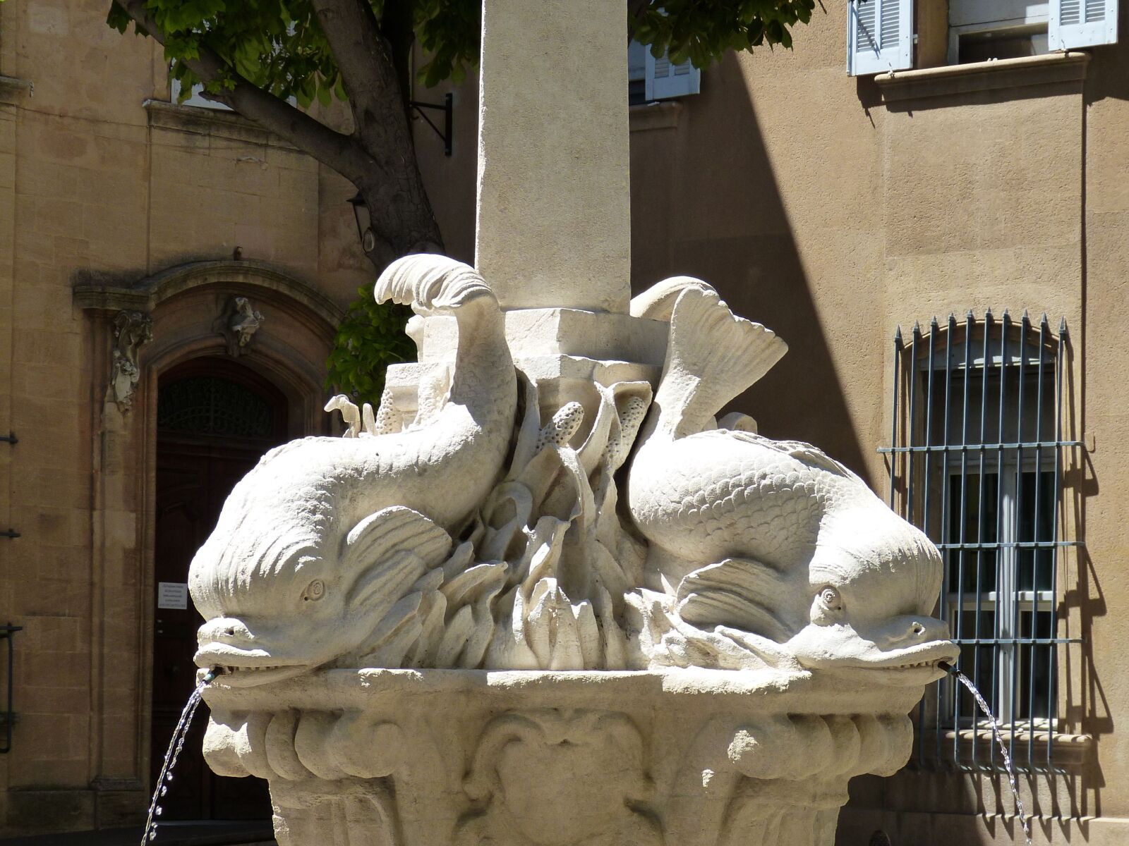Panasonic Lumix DMC-FZ150 sample photo. Fountain, dolphin, dolphin mediterranean photography