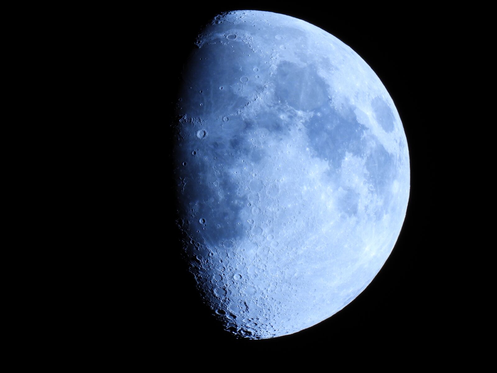 Nikon Coolpix P950 sample photo. Crescent, night, moon photography