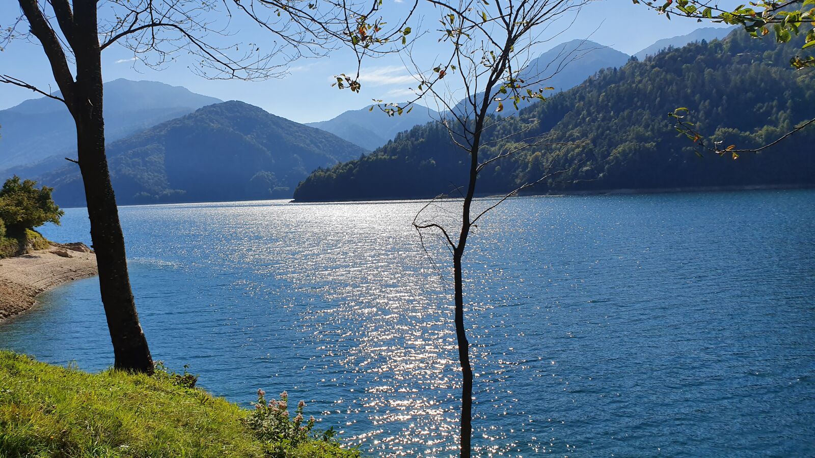 Samsung Galaxy S10+ sample photo. Landscape, italy, lago di photography