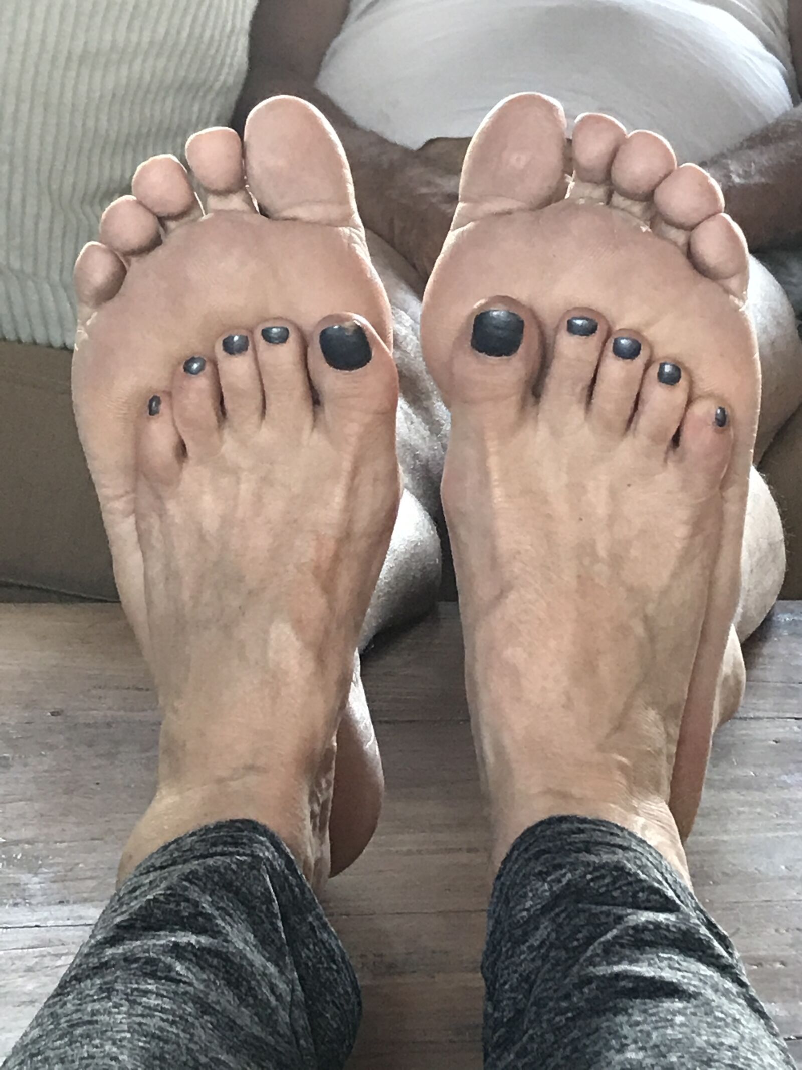 iPhone 7 back camera 3.99mm f/1.8 sample photo. Feet, man, woman photography