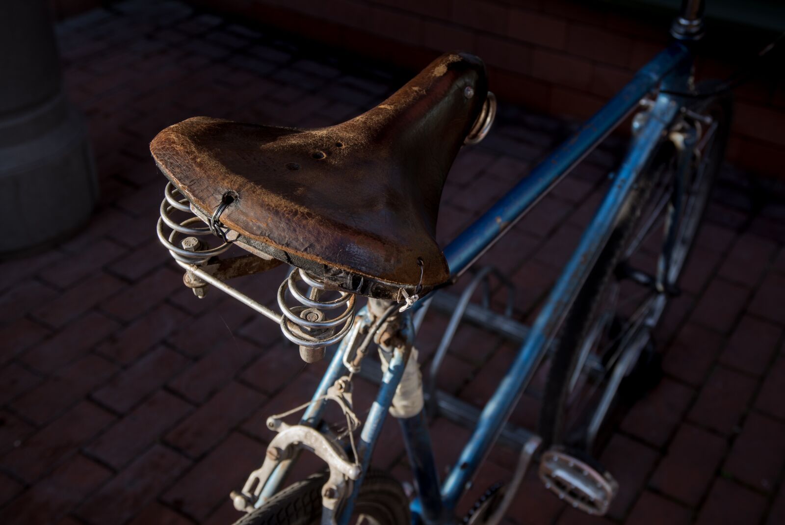 Nikon D610 sample photo. Bicycle, saddle, leather photography