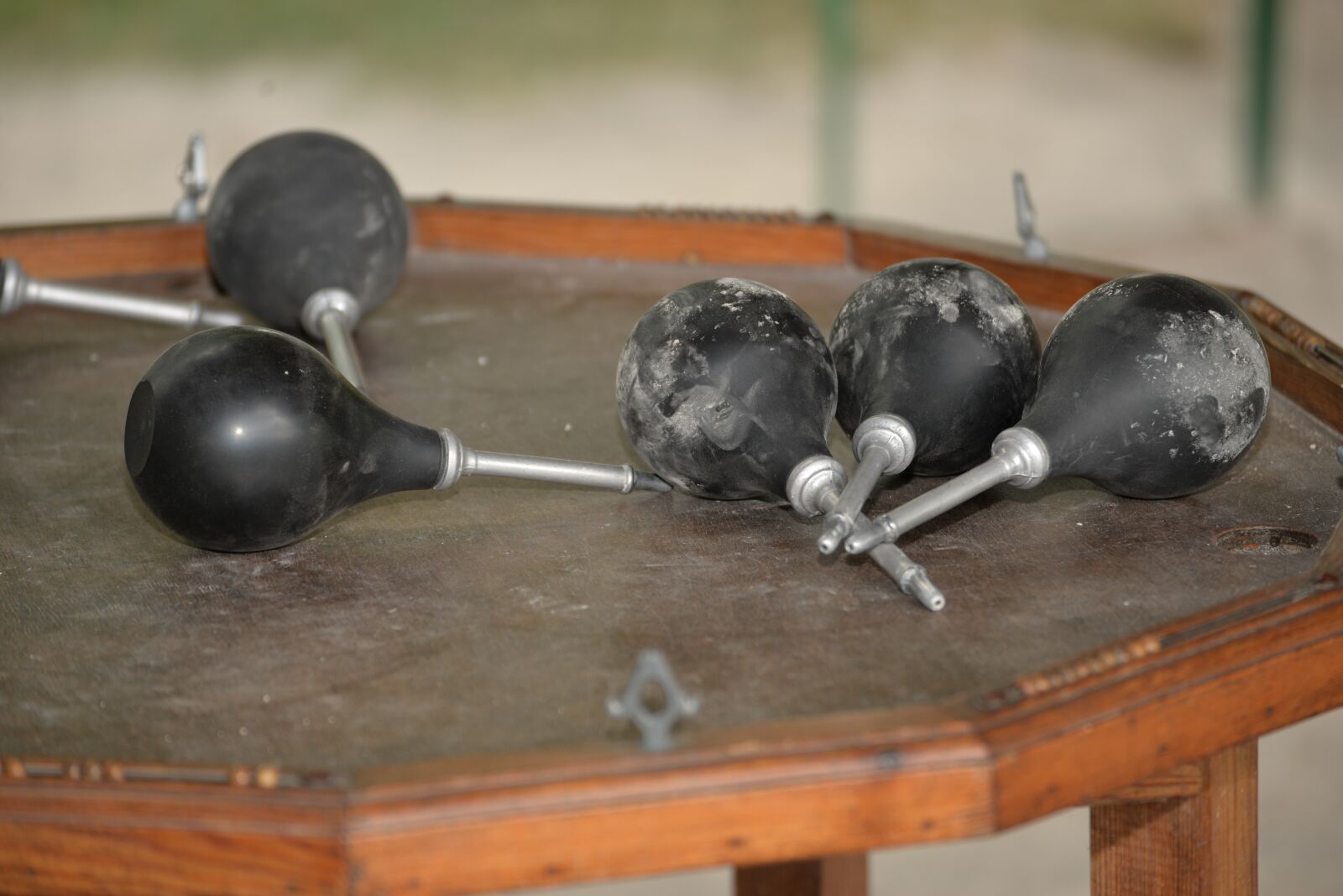 Nikon D610 sample photo. Games, old, bellows photography