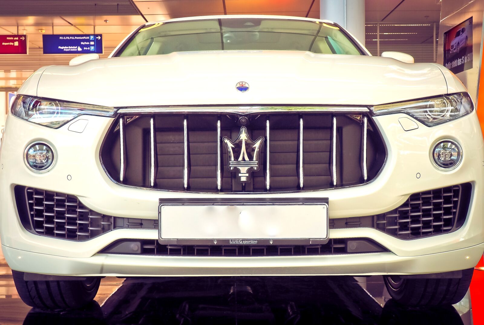 Olympus OM-D E-M10 sample photo. Auto, luxury, automotive photography