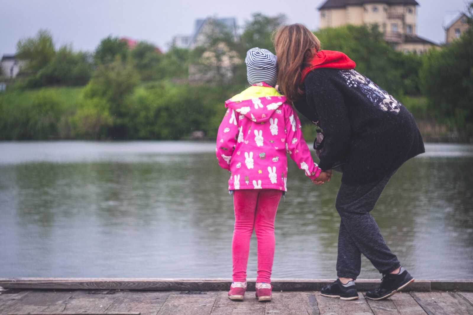 Fujifilm X-T3 sample photo. Mom, daughter, care photography