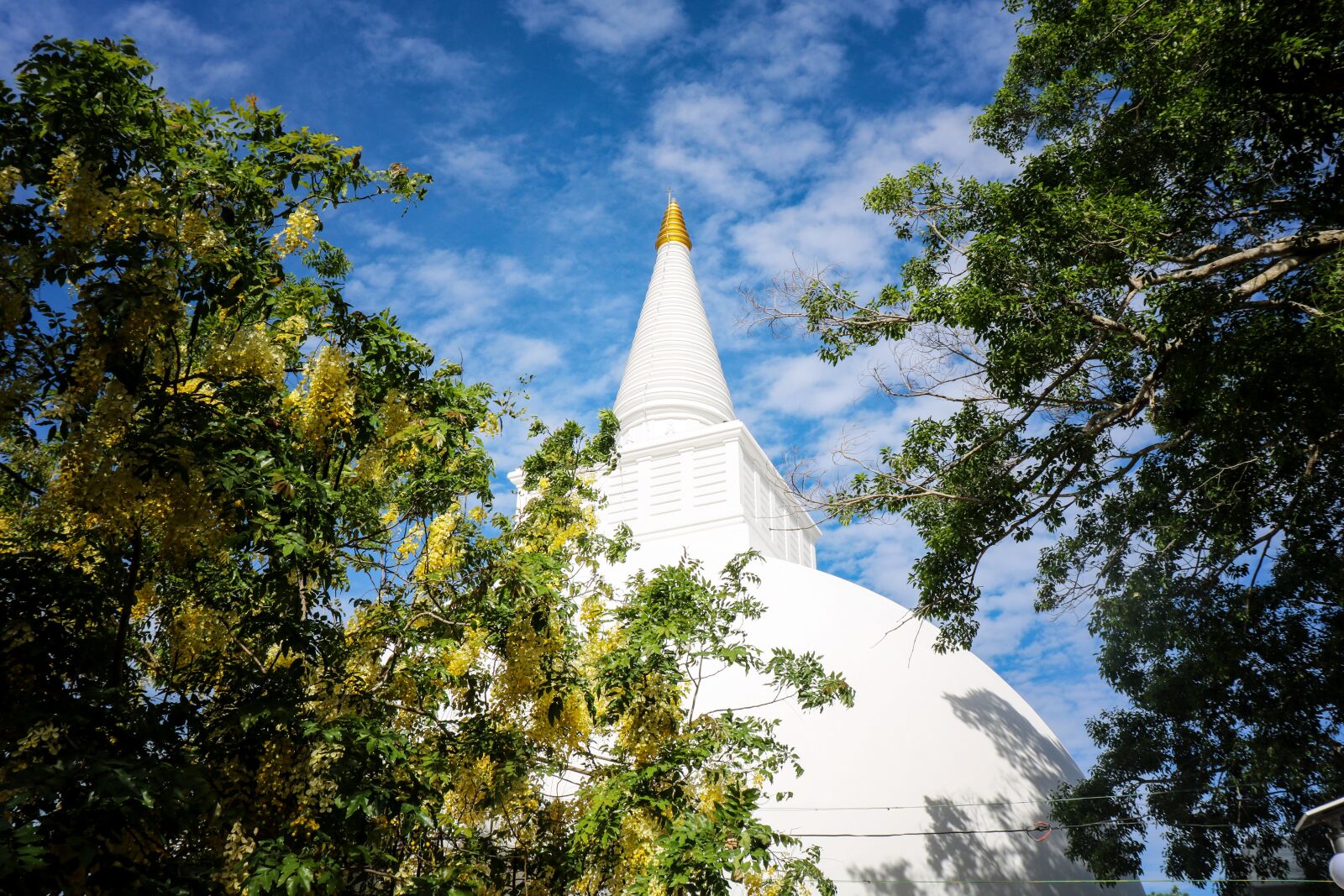 Canon EOS 750D (EOS Rebel T6i / EOS Kiss X8i) sample photo. Temple, srilanka, buddhist photography