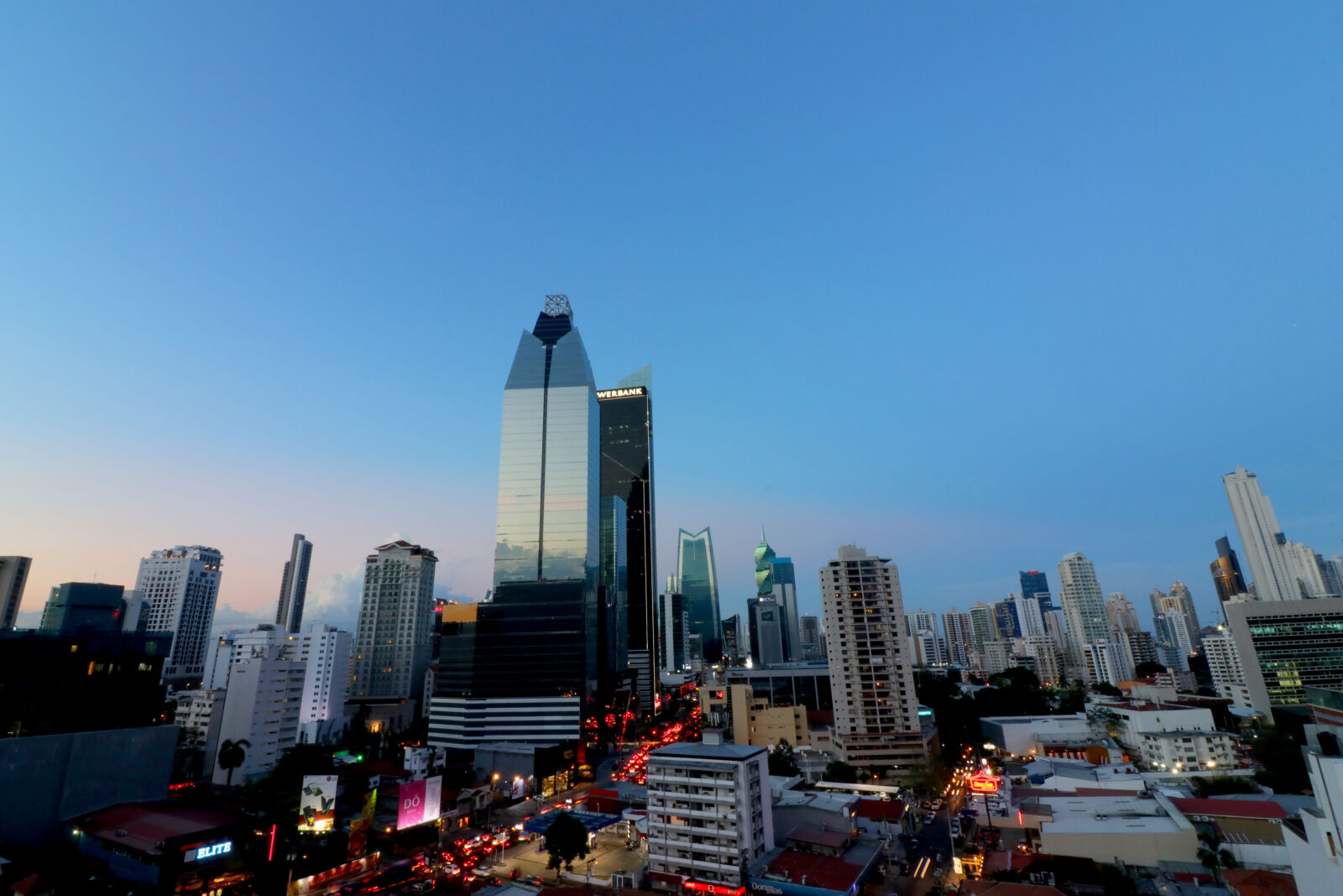 Canon EF-S 10-18mm F4.5–5.6 IS STM sample photo. City, city, life, panama photography