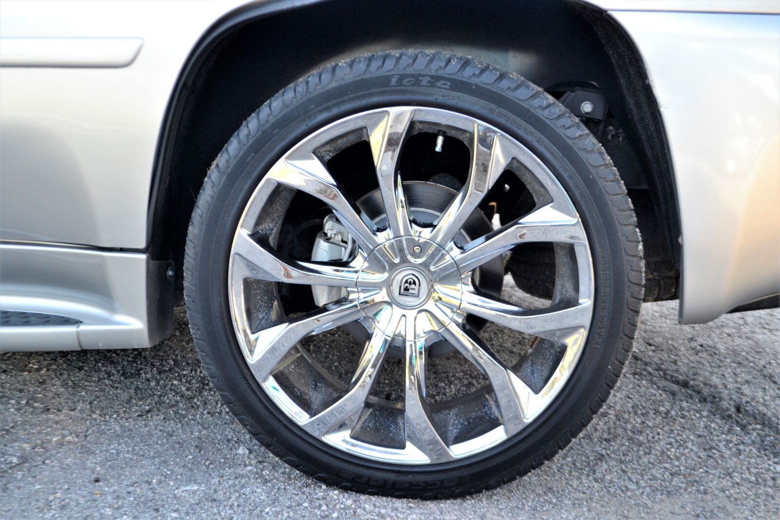 Nikon D3100 sample photo. Used, pre-owned, cadillac escalade photography