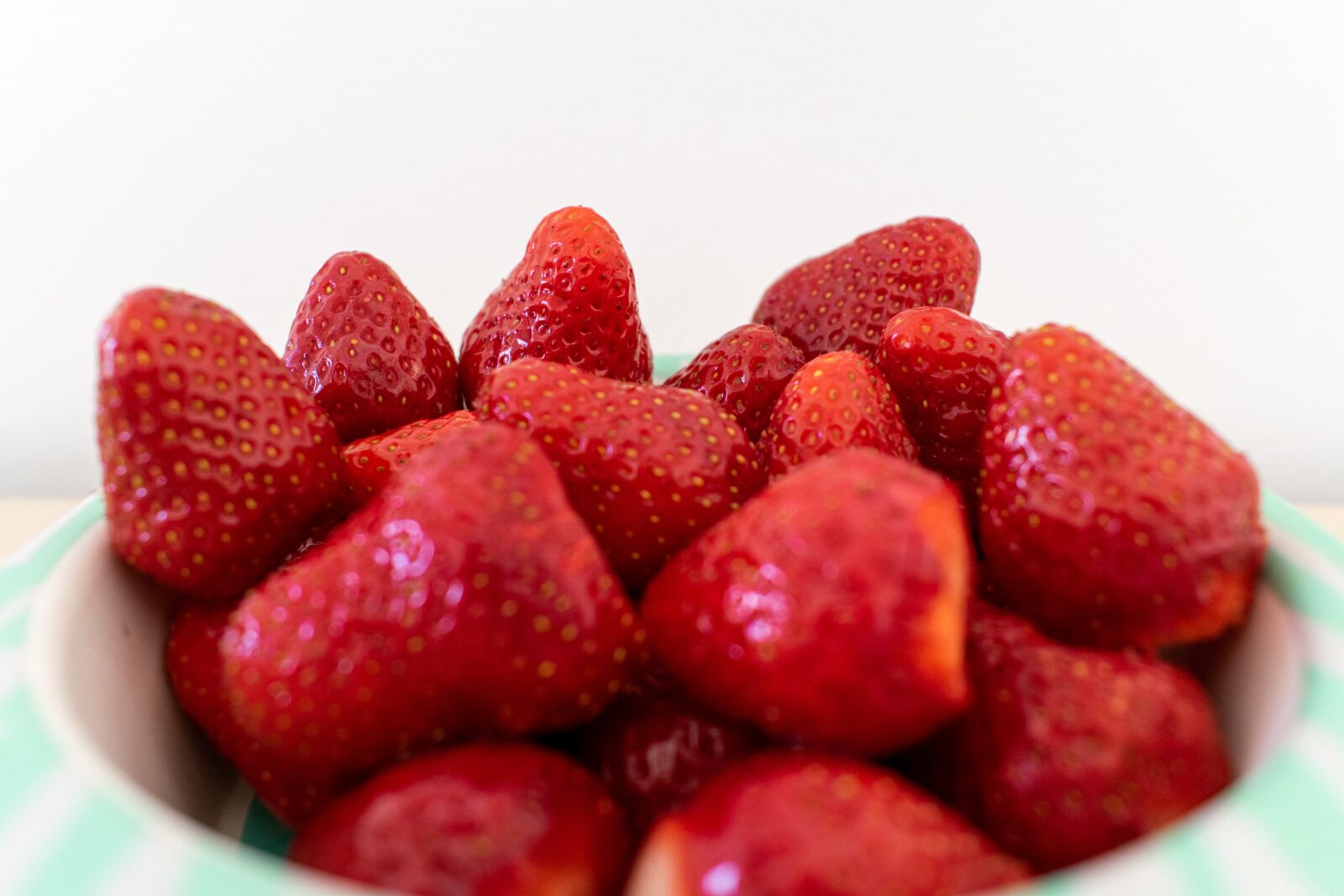 Nikon D5300 sample photo. Strawberries, sliced strawberries, strawberries photography