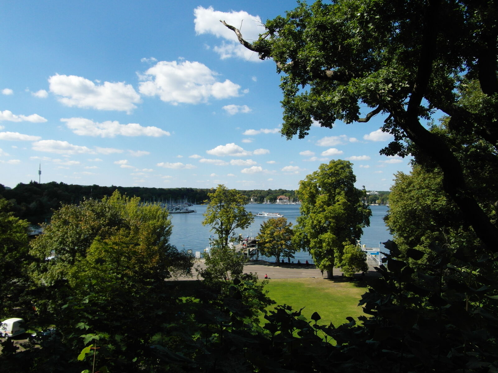 Samsung WB750 sample photo. Berlin, cruise, ship, lake photography