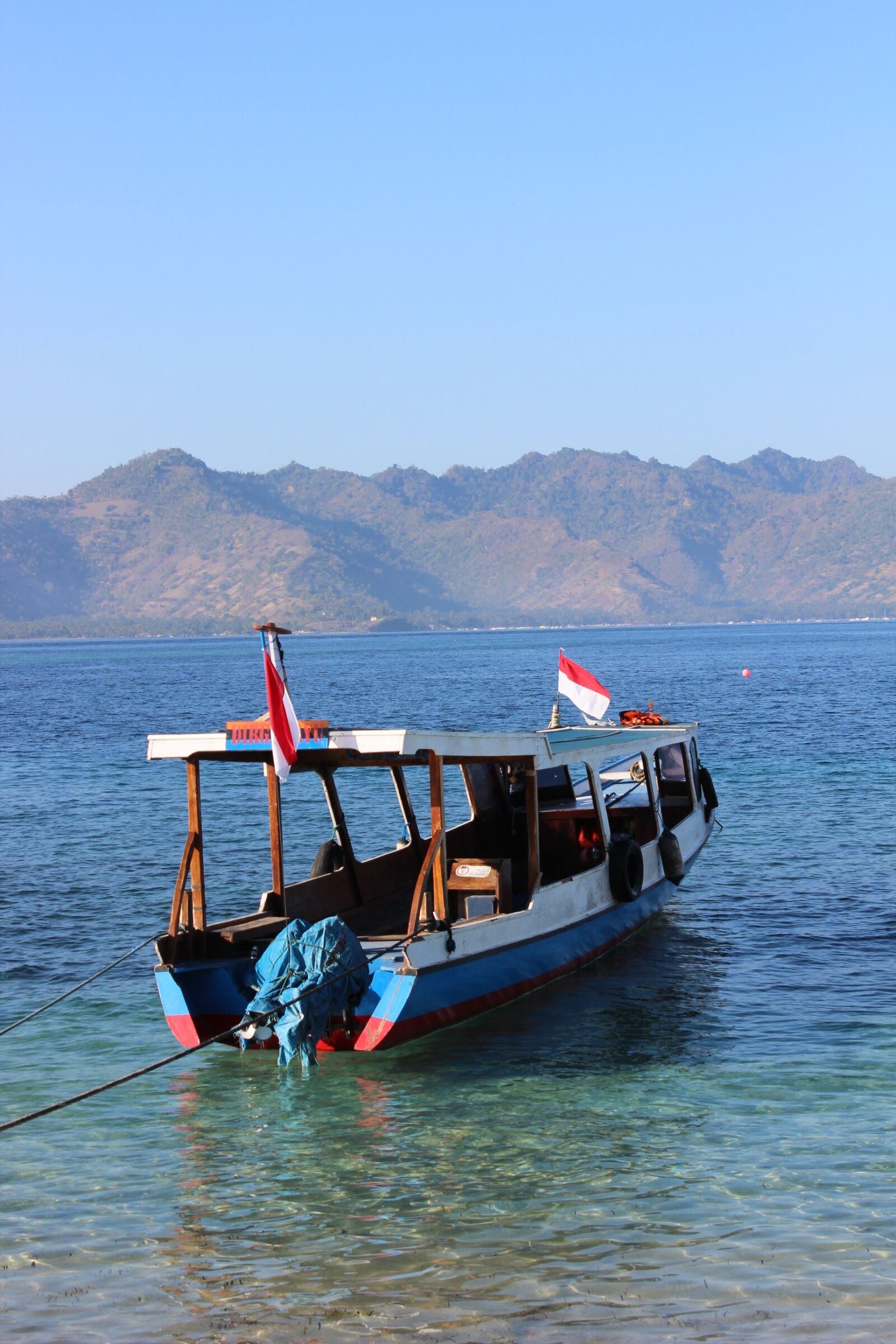 Canon EOS 600D (Rebel EOS T3i / EOS Kiss X5) sample photo. Boat, island, sea photography