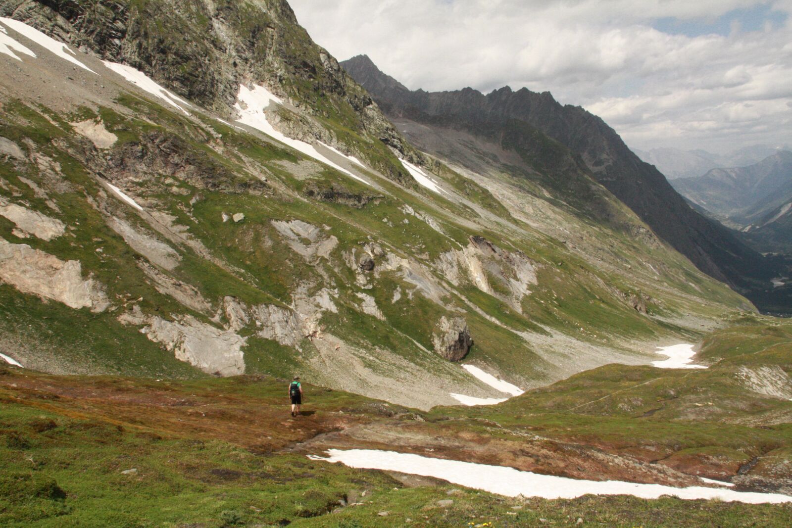 Canon EOS 450D (EOS Rebel XSi / EOS Kiss X2) sample photo. Switzerland, mountains, only photography