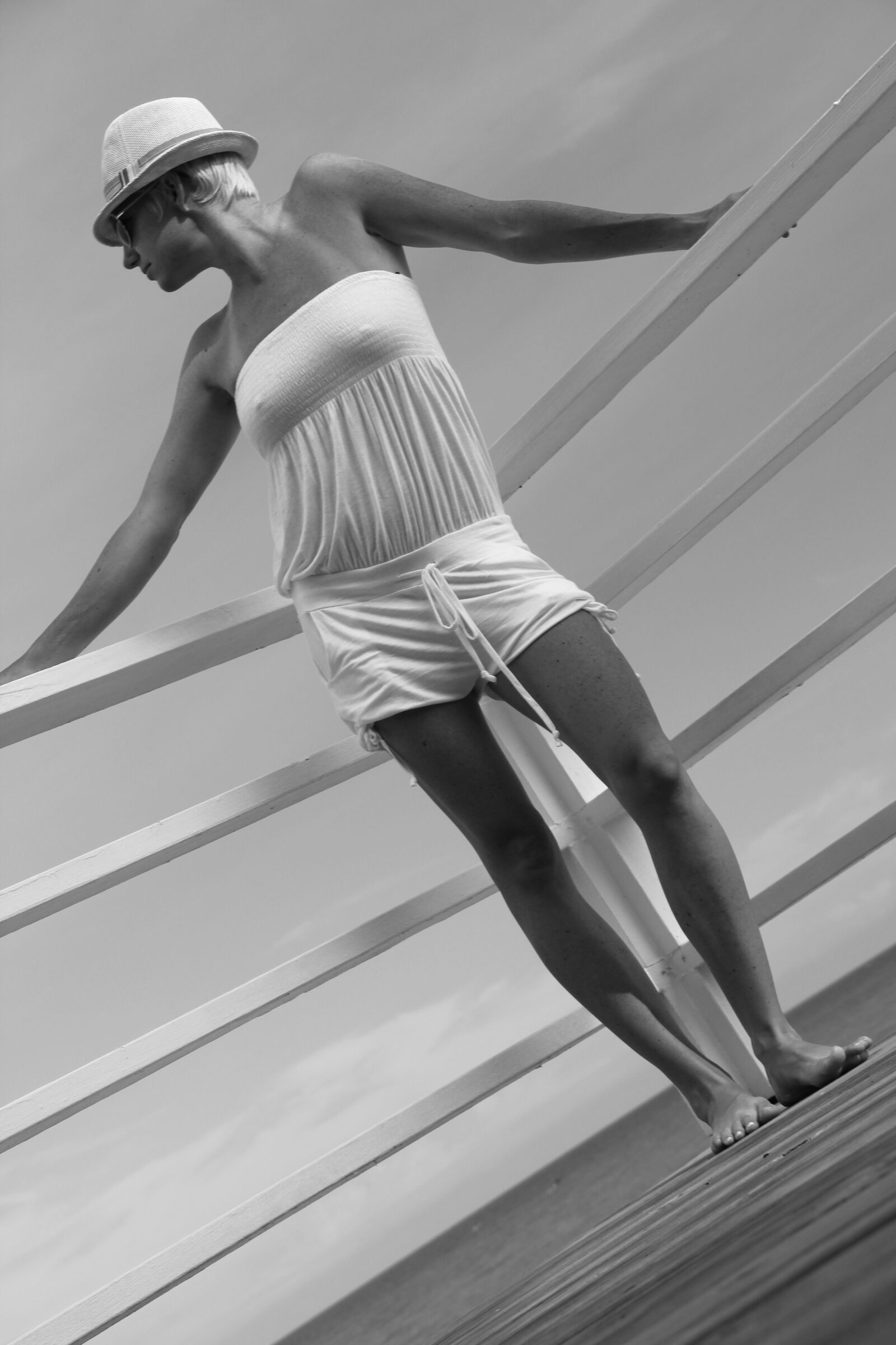 Canon EOS 60D sample photo. Model, beach, hat photography