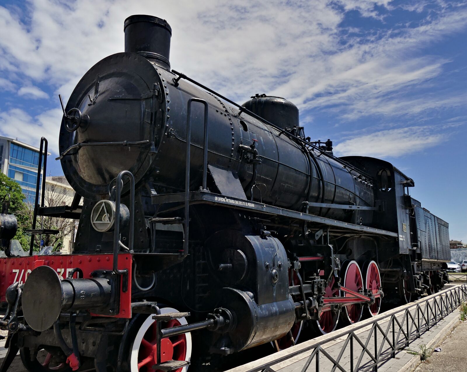 Panasonic Lumix DMC-FZ1000 sample photo. Locomotive bath, locomotive, train photography