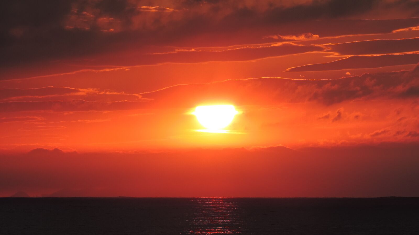 Nikon Coolpix P520 sample photo. Sunset, sea, sun photography