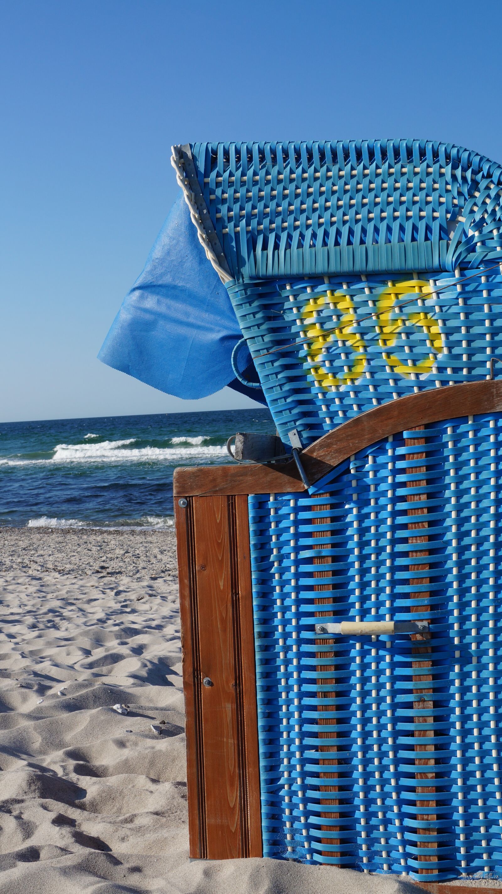 Sony SLT-A57 sample photo. Beach chair, beach basket photography
