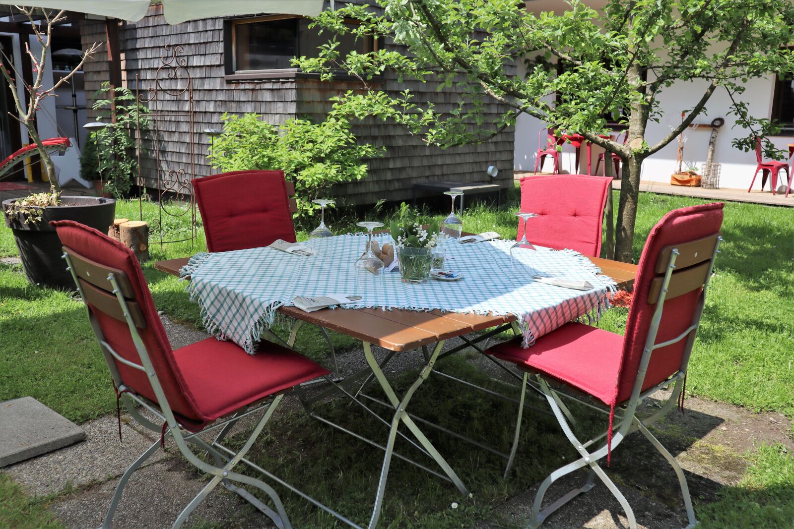 Canon EOS M50 (EOS Kiss M) sample photo. Table, table decorations, decoration photography
