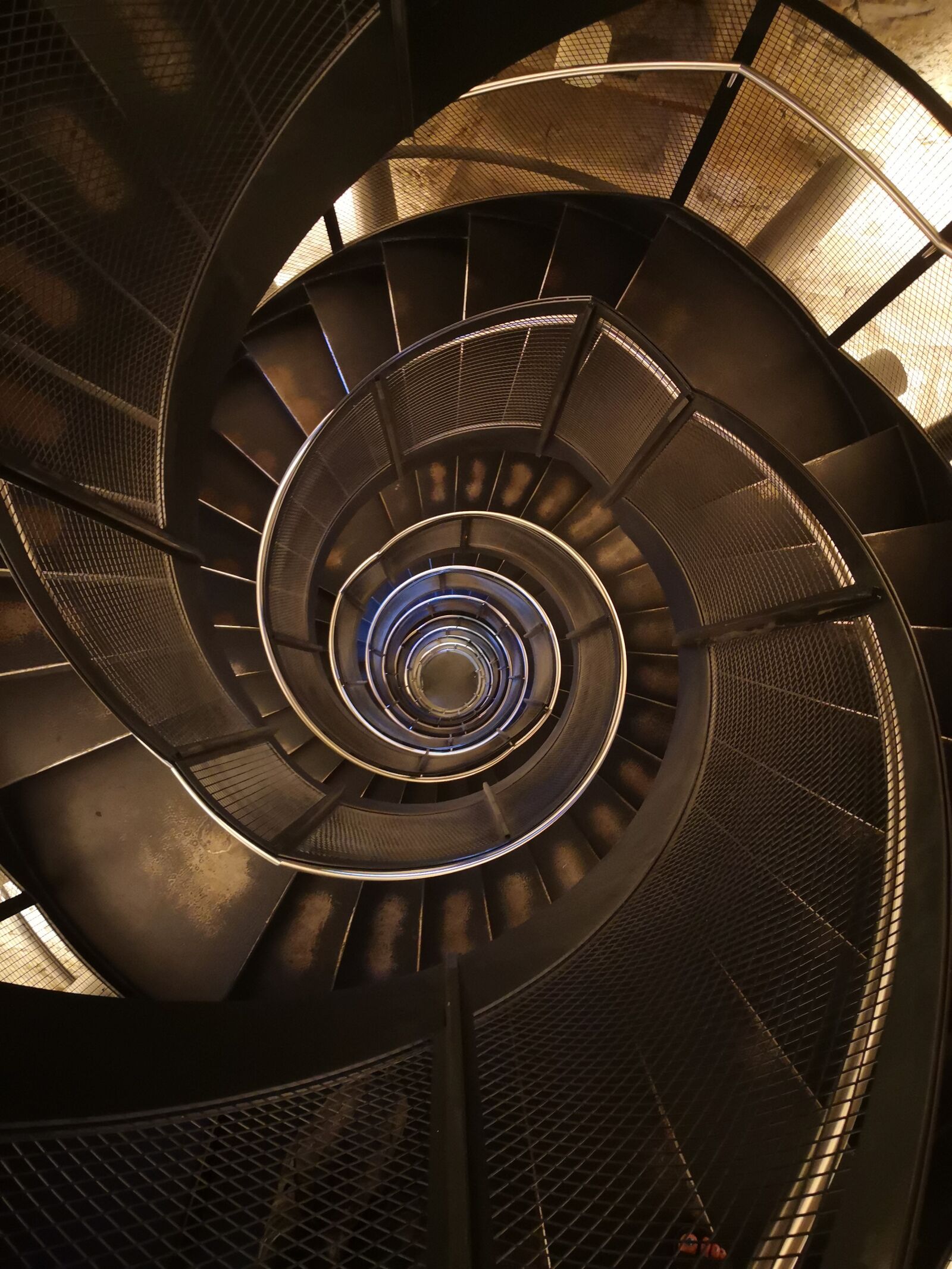 HUAWEI Mate 10 Pro sample photo. Stairwell, slug, stairway photography