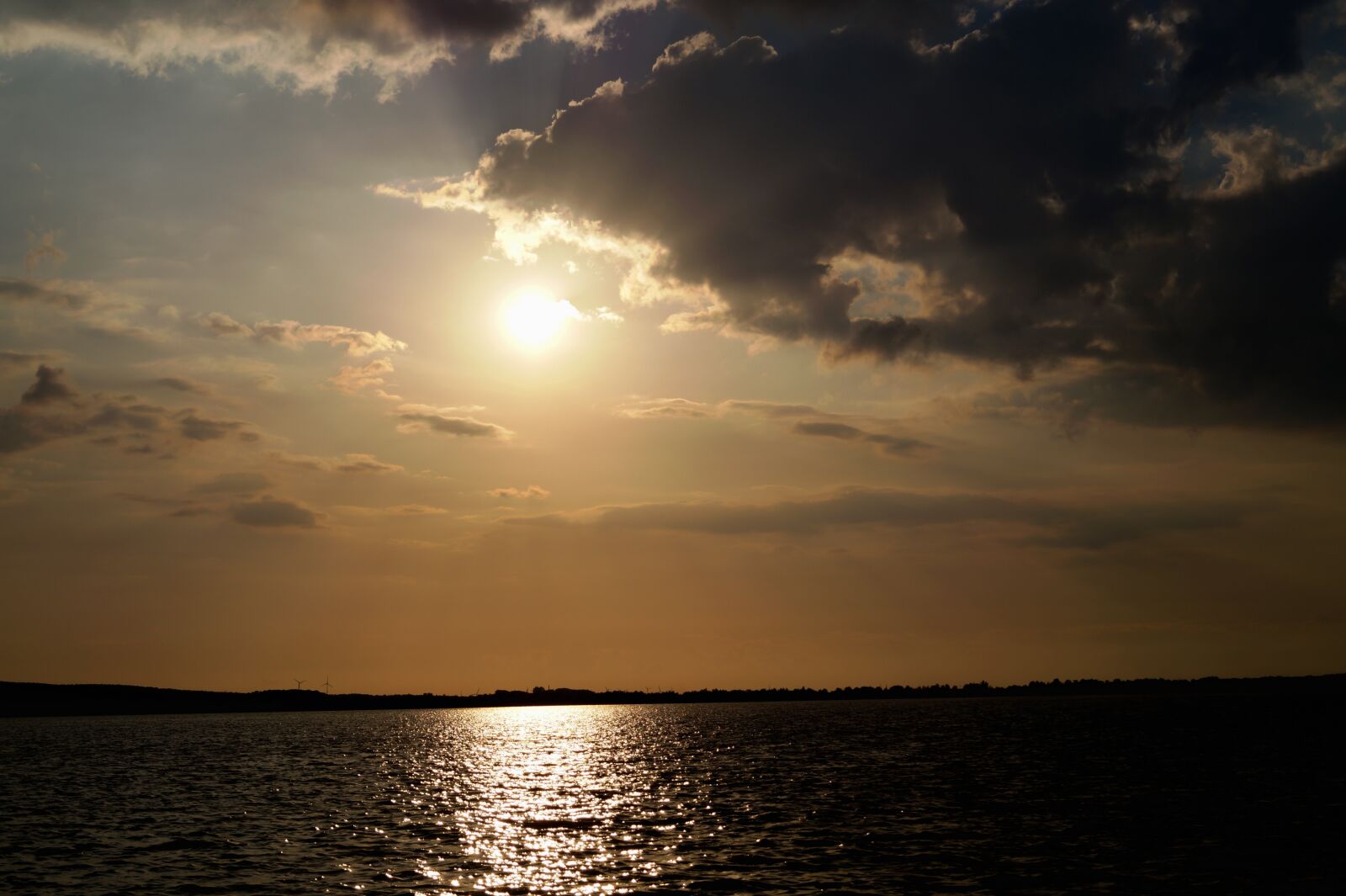 Sony DT 18-55mm F3.5-5.6 SAM II sample photo. Sky, sunset, sea photography