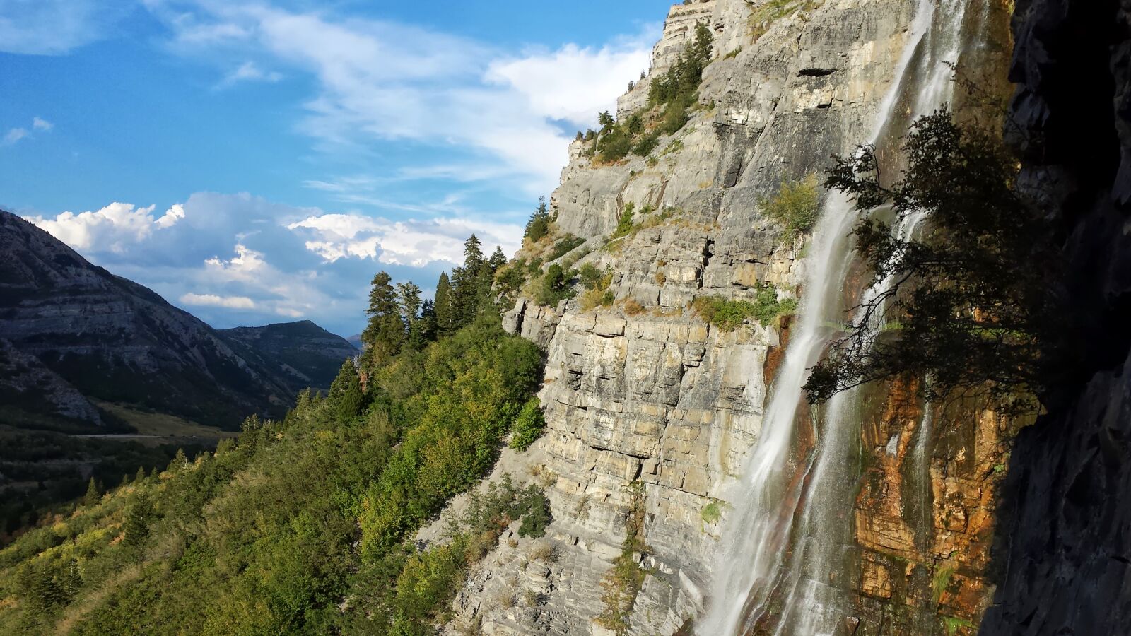Samsung Galaxy S4 sample photo. Mountains, waterfall photography