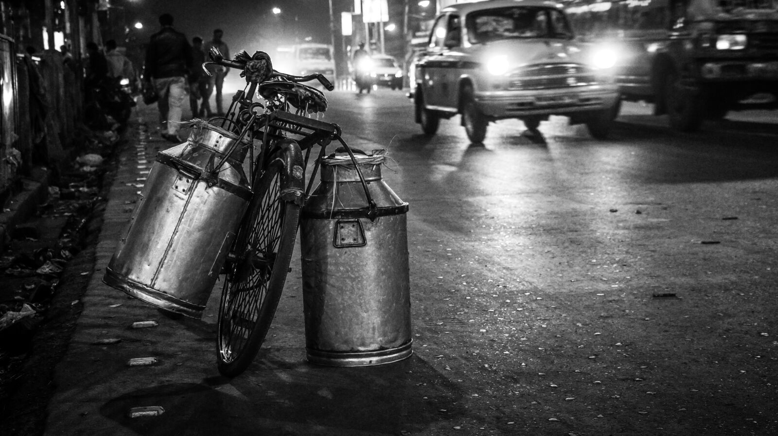 Canon EOS 70D sample photo. Bicycle, black, and, white photography