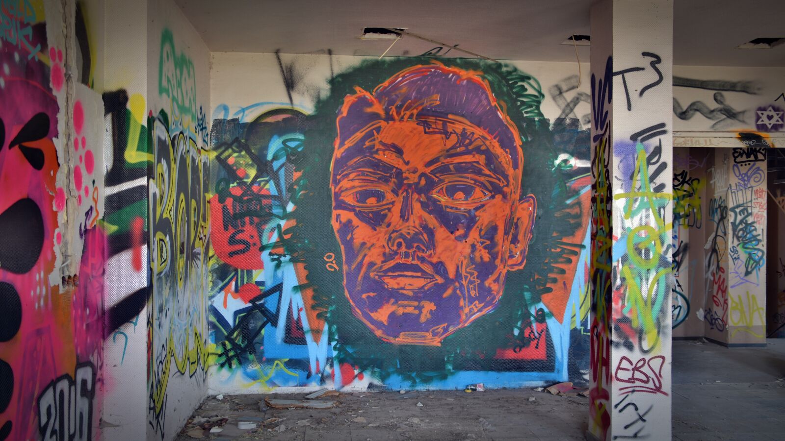 Nikon D5200 sample photo. Lost places, graffiti, ruin photography