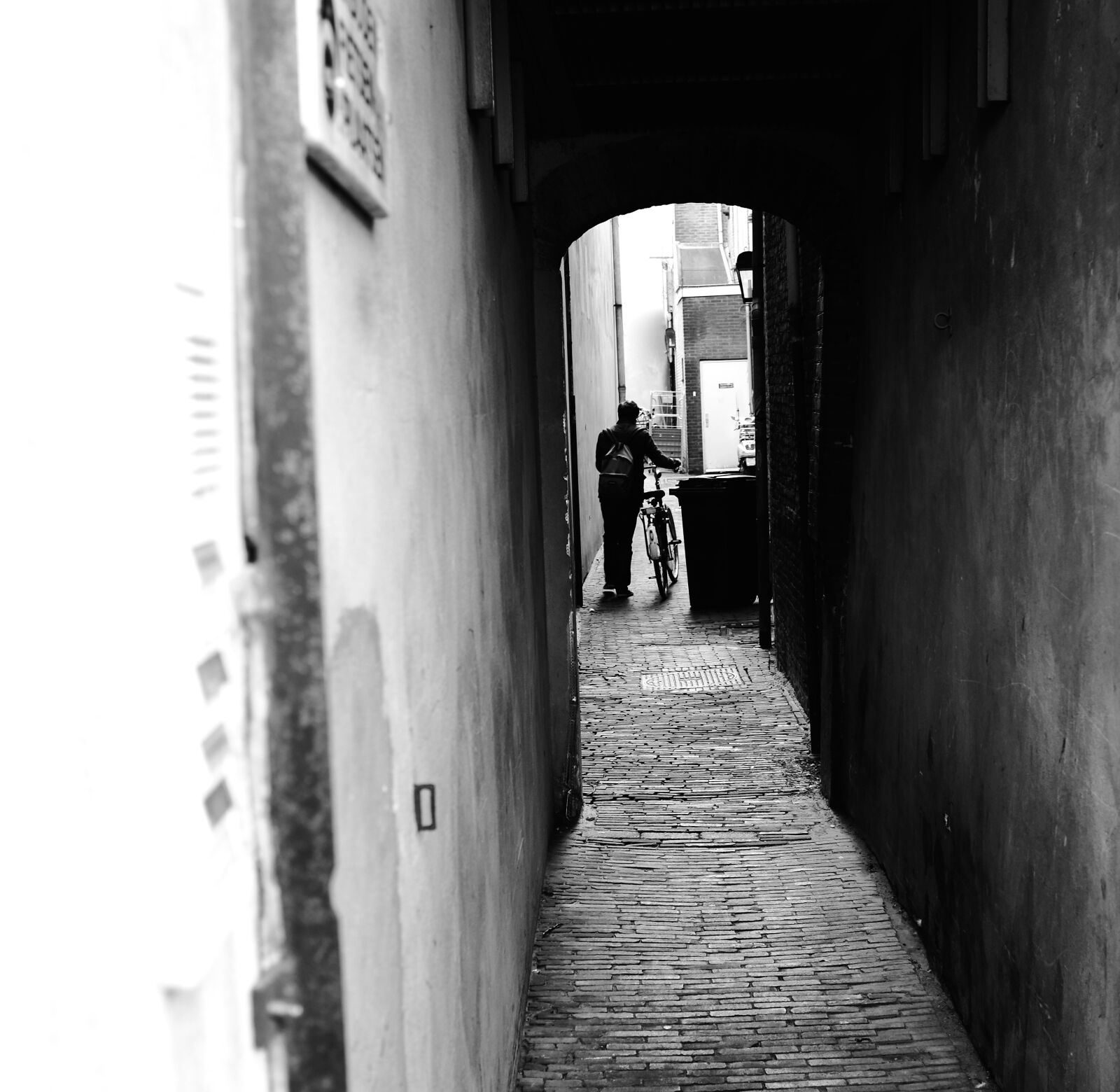 Fujifilm X100S sample photo. Street photography