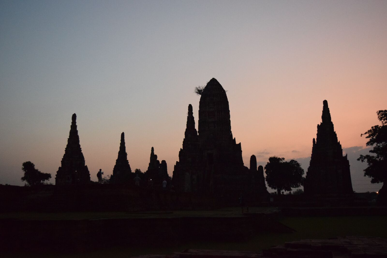 Nikon D5300 sample photo. Shadow, architecture, sunset photography