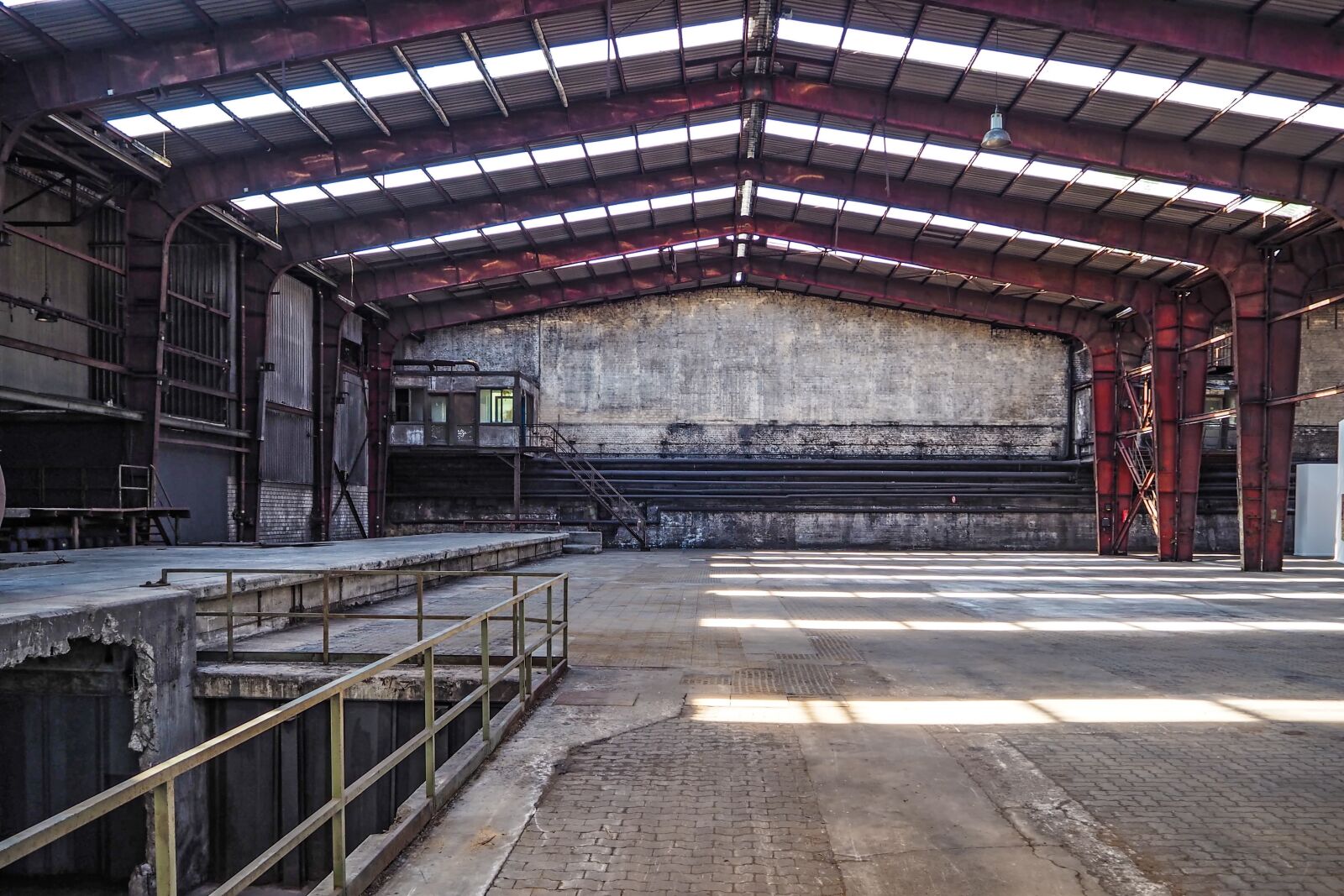 Olympus OM-D E-M10 sample photo. Hall, factory building, industrial photography