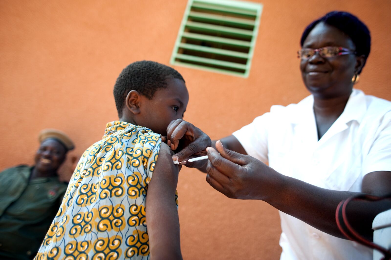 Nikon D3 sample photo. Mass, vaccination, campaignns, vaccine photography