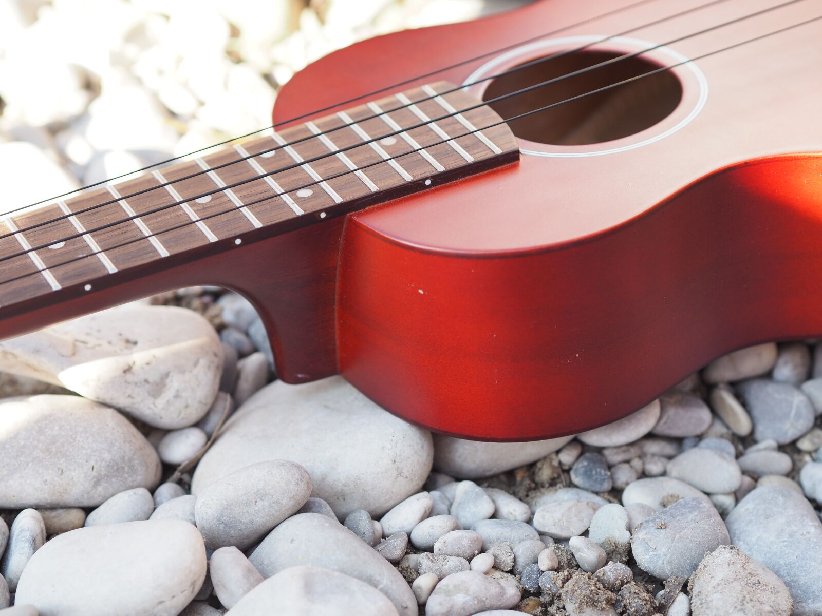 Olympus OM-D E-M5 II sample photo. Guitar, stones, music photography