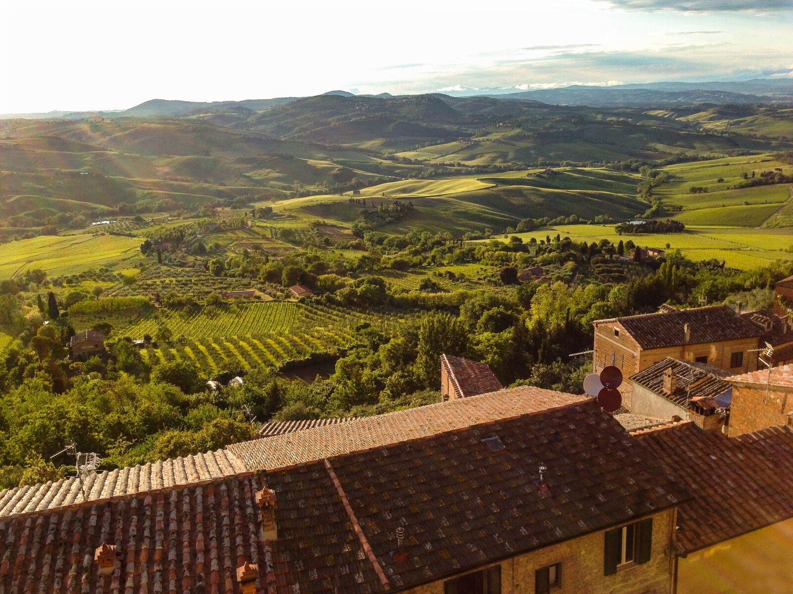 iPhone 5 back camera 4.12mm f/2.4 sample photo. Toscana, hill, mood photography