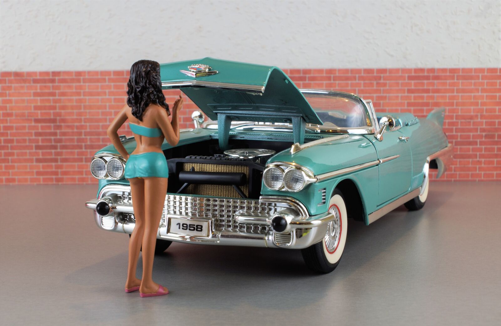 Sony DT 18-70mm F3.5-5.6 sample photo. Model car, cadillac, cadillac photography