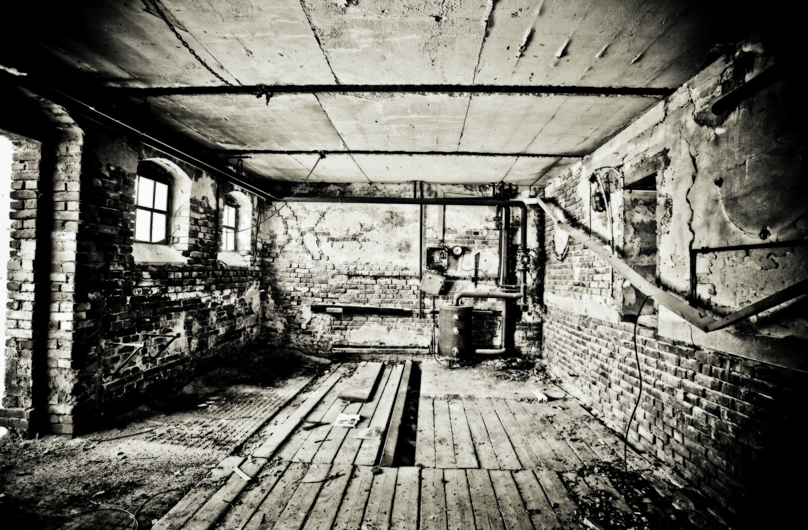 Canon EOS 5D sample photo. Barn, black, and, white photography