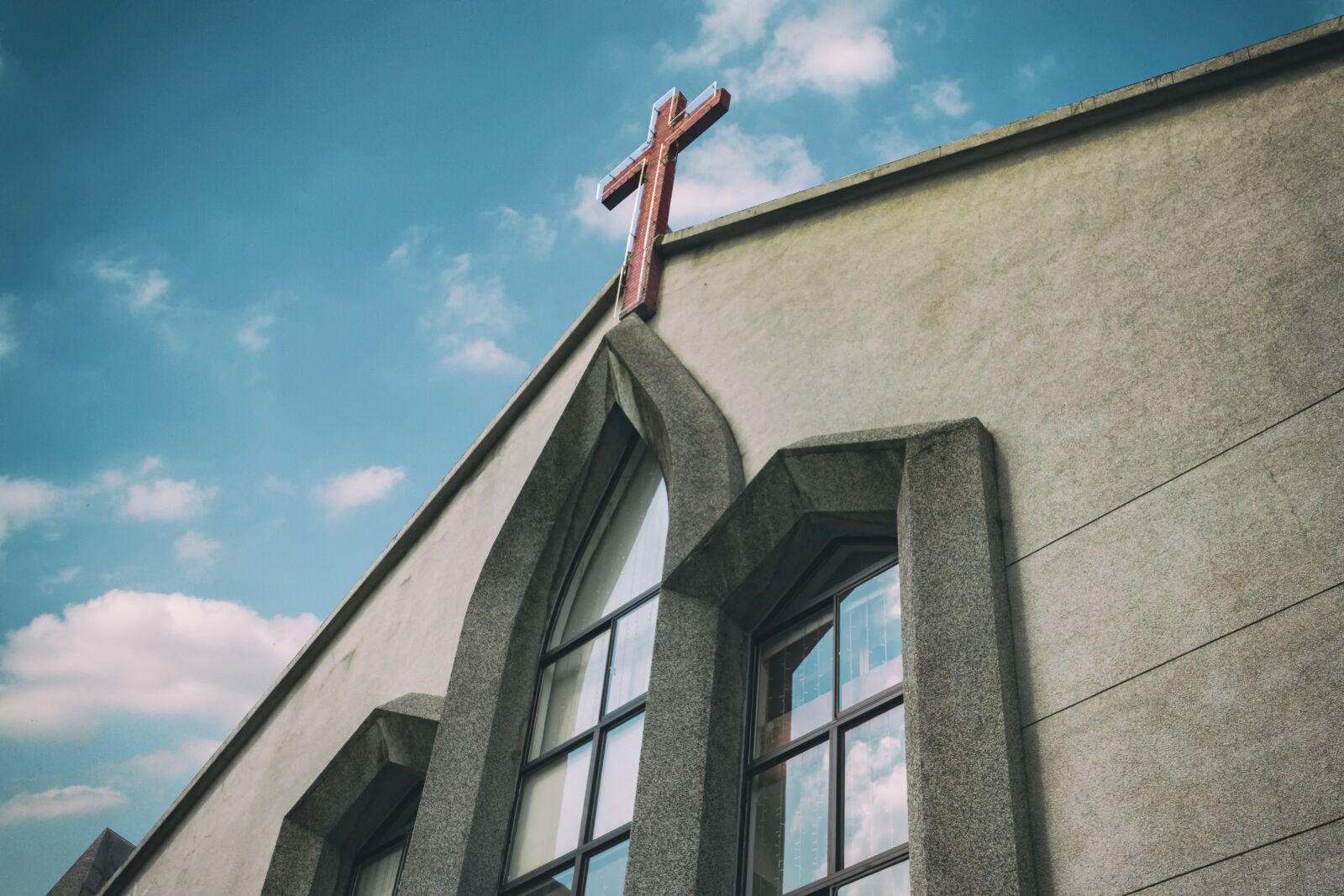 Sony Cyber-shot DSC-RX100 IV sample photo. Architecture, building, church photography