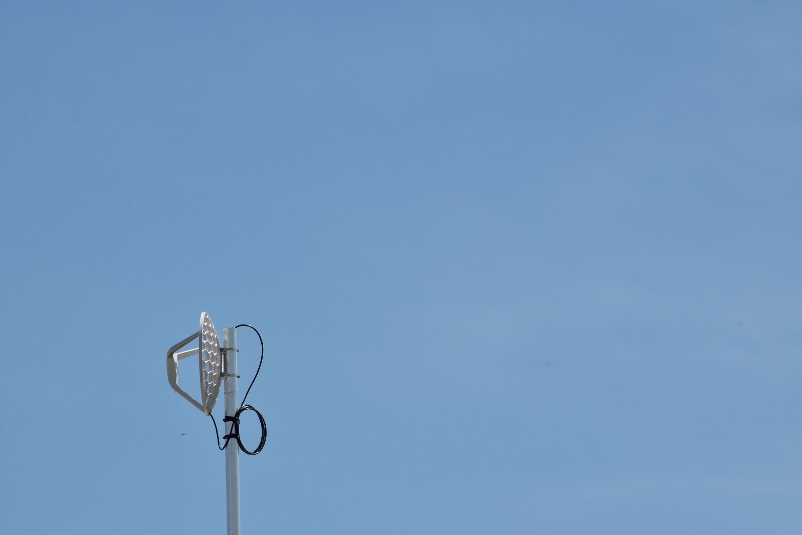 Nikon D5500 sample photo. Antenna, radio antenna, radio photography