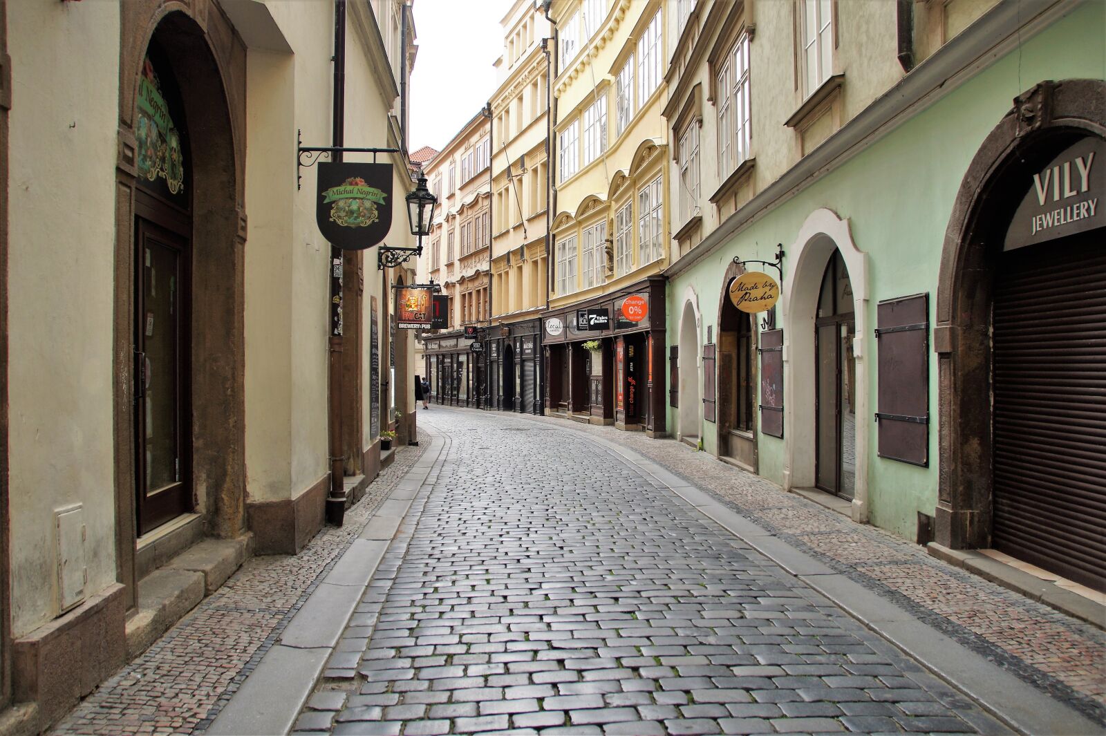 Sony SLT-A58 sample photo. Prague, street, old photography