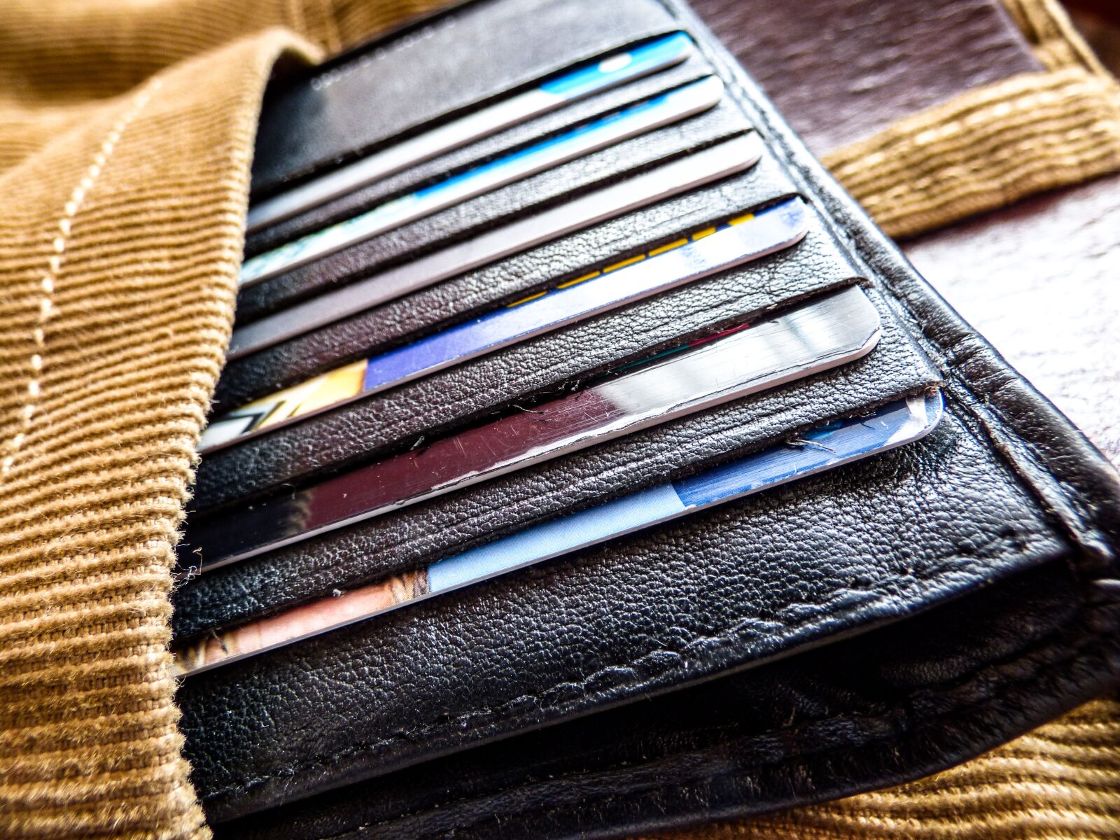 Panasonic DMC-FZ72 sample photo. Pants, wallet, credit card photography