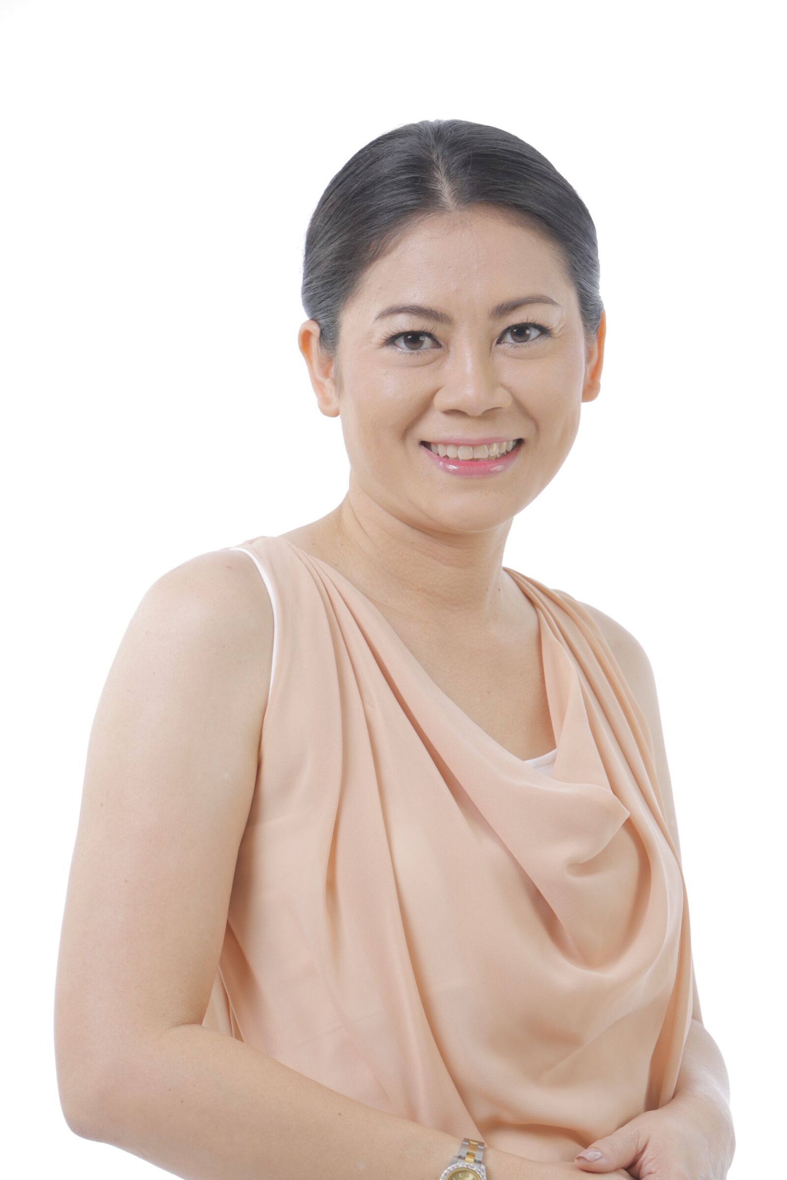 Canon EF 70-200mm F2.8L IS USM sample photo. Old, asian, woman photography