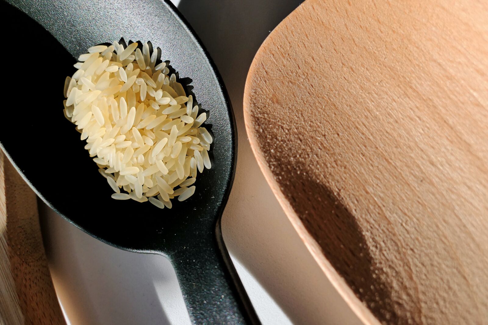 Panasonic Lumix DMC-LX10 (Lumix DMC-LX15) sample photo. Rice, spoon, spoon rice photography